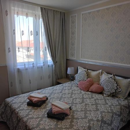 Midtown Apartment Oradea Exterior foto