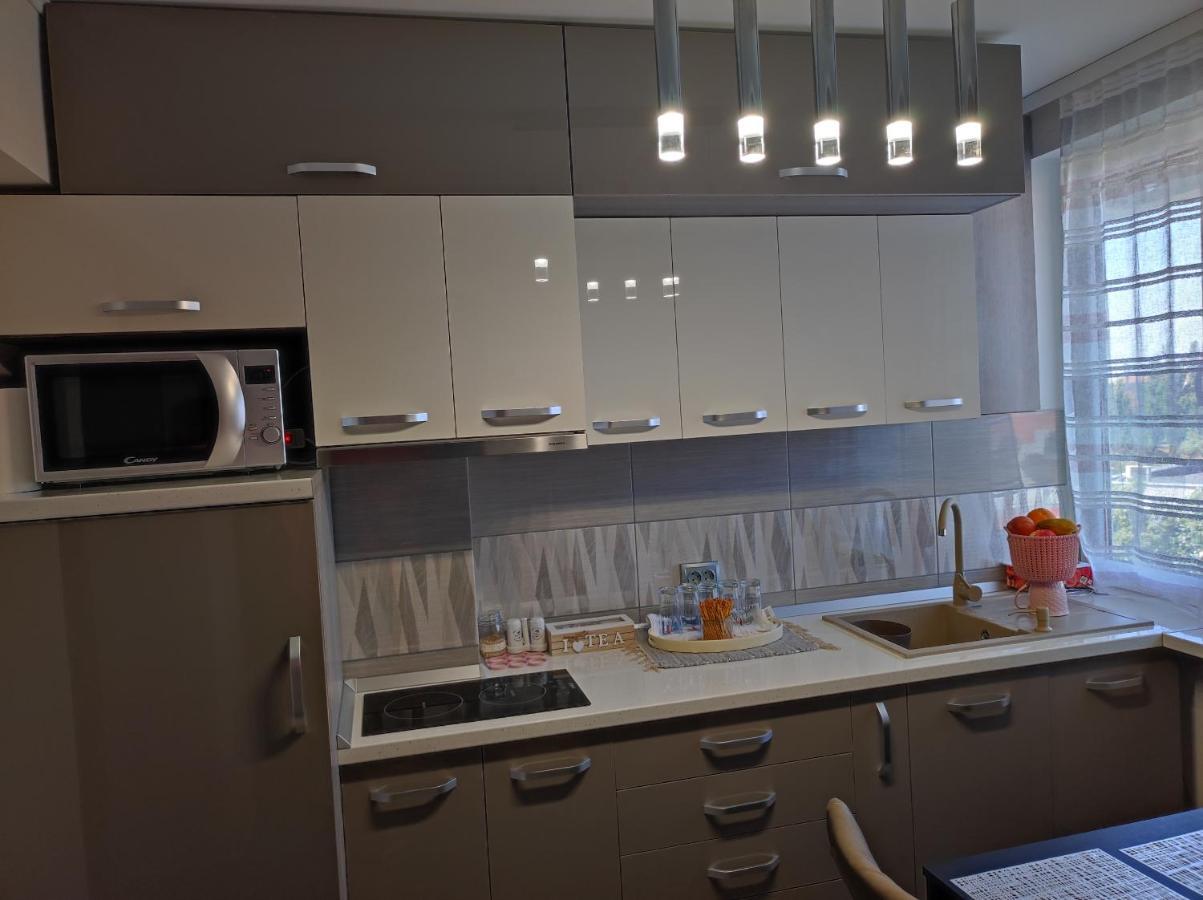 Midtown Apartment Oradea Exterior foto